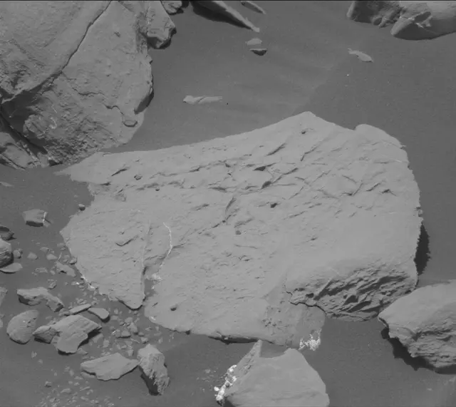 Sol 2041: Mast Camera (Mastcam)