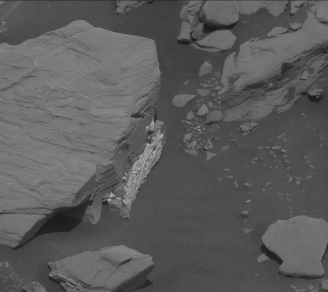 Sol 2041: Mast Camera (Mastcam)
