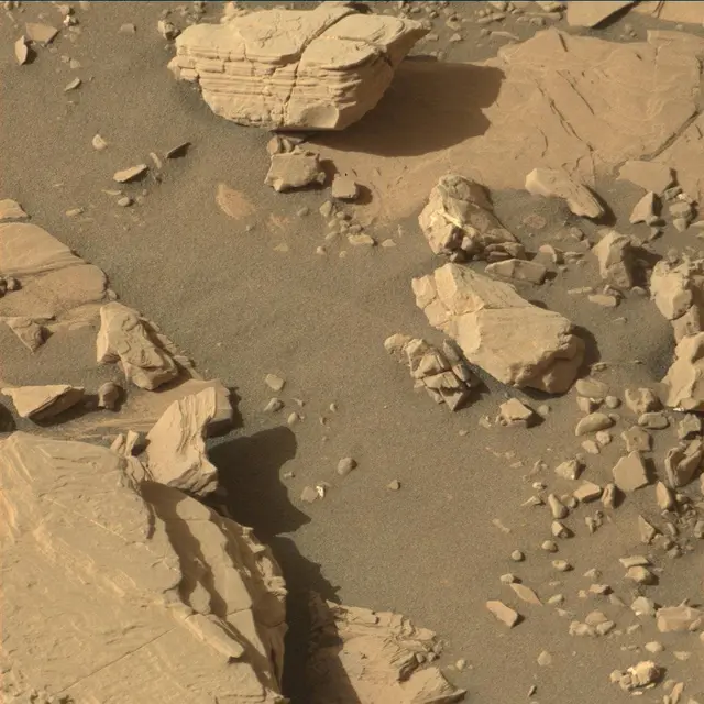 Sol 2041: Mast Camera (Mastcam)