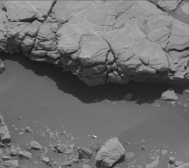 Sol 2042: Mast Camera (Mastcam)