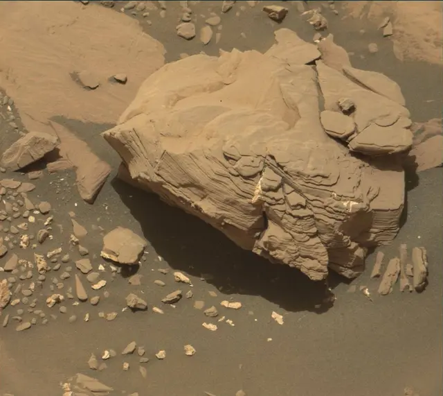 Sol 2042: Mast Camera (Mastcam)