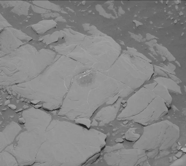 Sol 2042: Mast Camera (Mastcam)