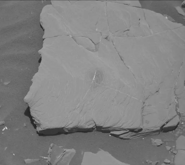 Sol 2042: Mast Camera (Mastcam)
