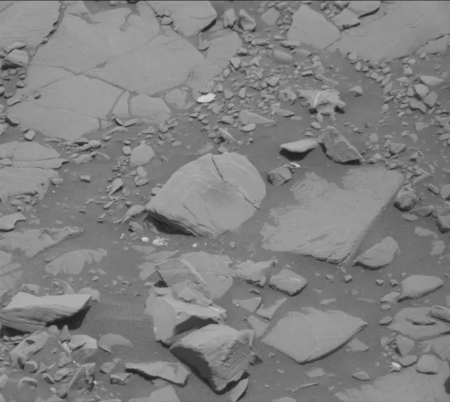 Sol 2042: Mast Camera (Mastcam)