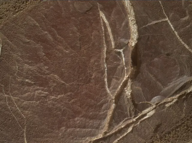 Sol 2042: Mars Hand Lens Imager (MAHLI)