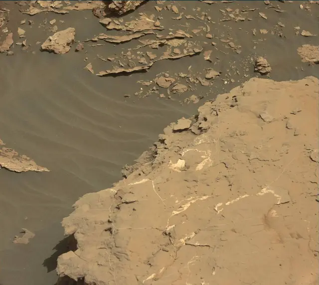 Sol 2047: Mast Camera (Mastcam)