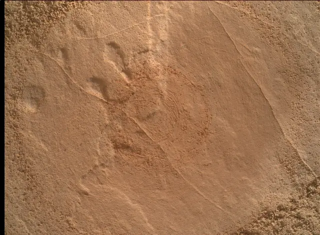 Sol 2049: Mars Hand Lens Imager (MAHLI)