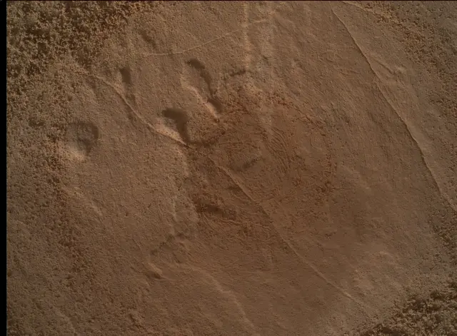 Sol 2049: Mars Hand Lens Imager (MAHLI)