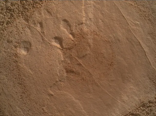 Sol 2049: Mars Hand Lens Imager (MAHLI)