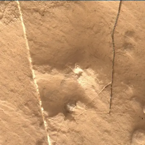 Sol 2049: Mars Hand Lens Imager (MAHLI)