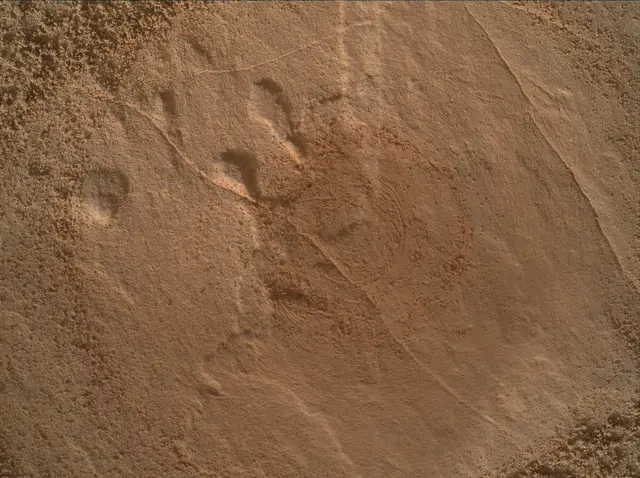 Sol 2050: Mars Hand Lens Imager (MAHLI)