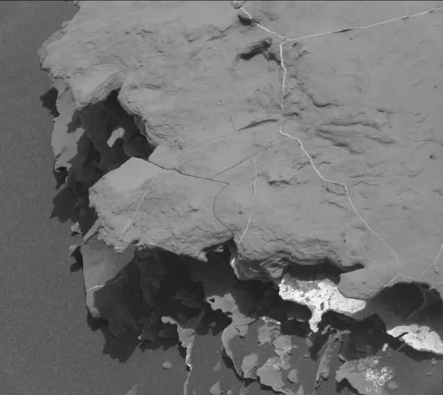 Sol 2052: Mast Camera (Mastcam)