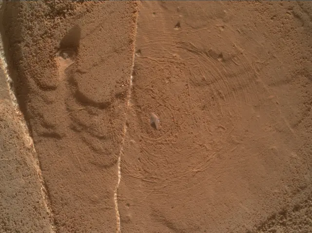 Sol 2055: Mars Hand Lens Imager (MAHLI)