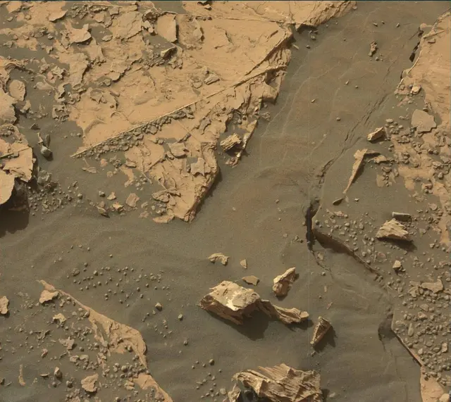 Sol 2062: Mast Camera (Mastcam)