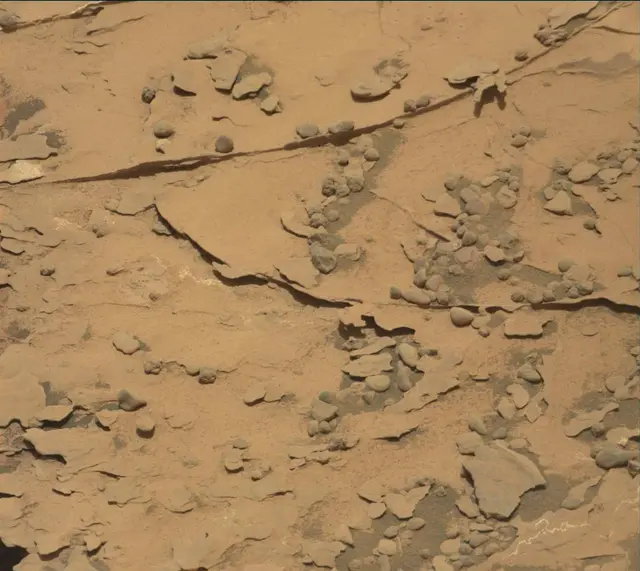Sol 2064: Mast Camera (Mastcam)