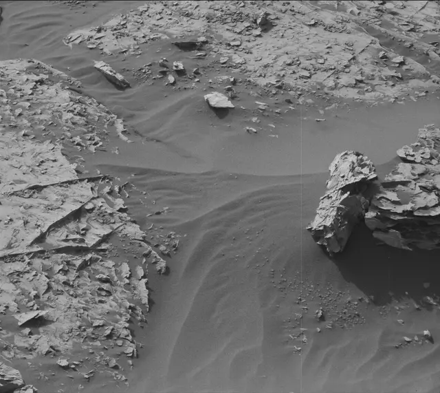 Sol 2072: Mast Camera (Mastcam)