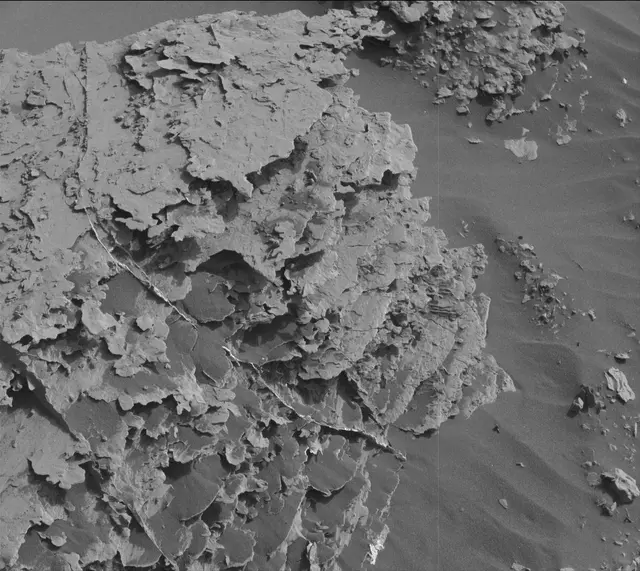 Sol 2072: Mast Camera (Mastcam)