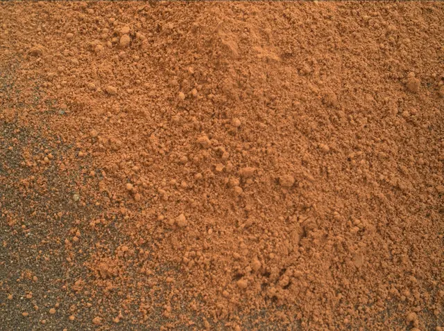 Sol 2080: Mars Hand Lens Imager (MAHLI)