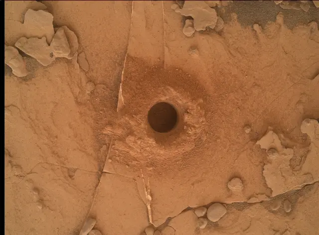Sol 2081: Mars Hand Lens Imager (MAHLI)