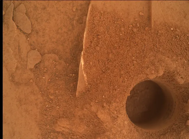 Sol 2082: Mars Hand Lens Imager (MAHLI)