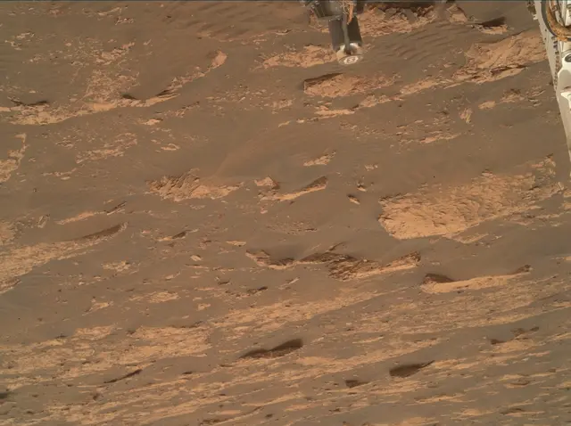 Sol 2082: Mars Hand Lens Imager (MAHLI)