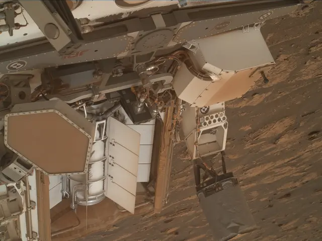 Sol 2082: Mars Hand Lens Imager (MAHLI)