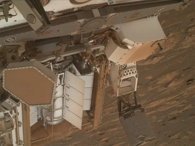 Sol 2082: Mars Hand Lens Imager (MAHLI)