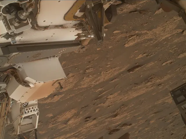 Sol 2082: Mars Hand Lens Imager (MAHLI)
