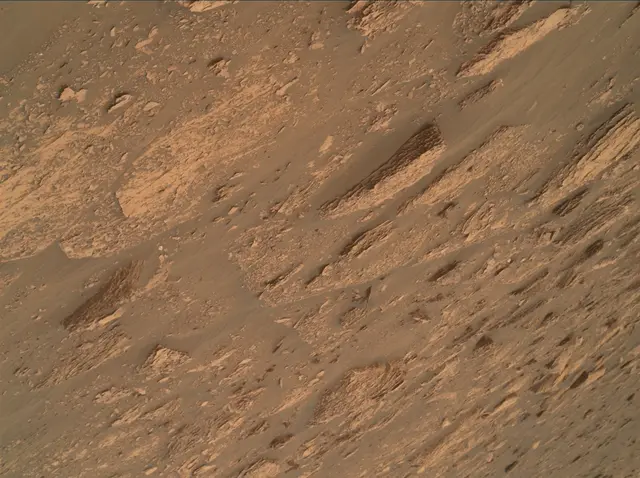 Sol 2082: Mars Hand Lens Imager (MAHLI)
