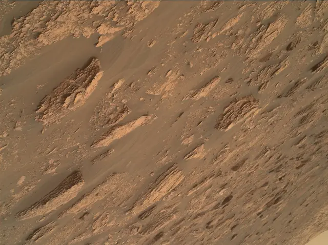 Sol 2082: Mars Hand Lens Imager (MAHLI)