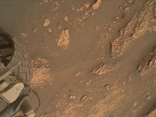 Sol 2082: Mars Hand Lens Imager (MAHLI)