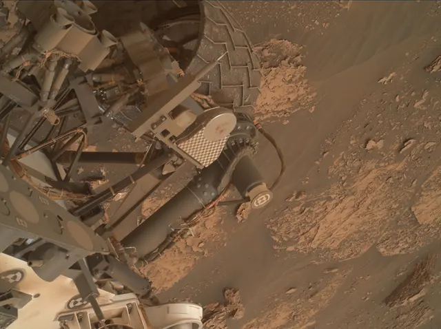 Sol 2082: Mars Hand Lens Imager (MAHLI)