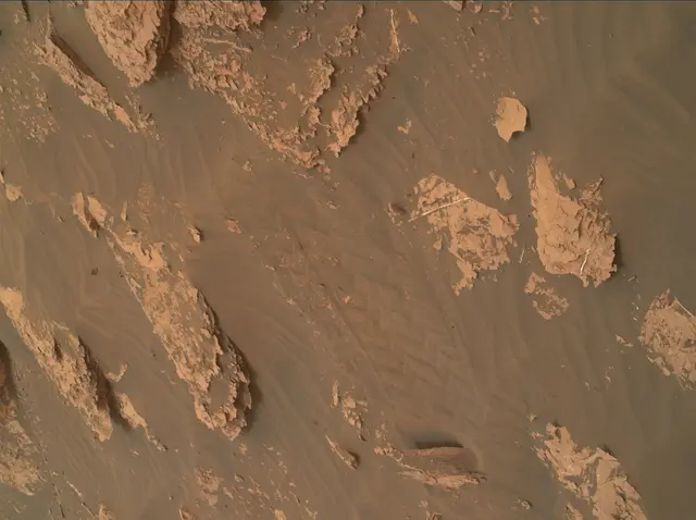 Sol 2082: Mars Hand Lens Imager (MAHLI)
