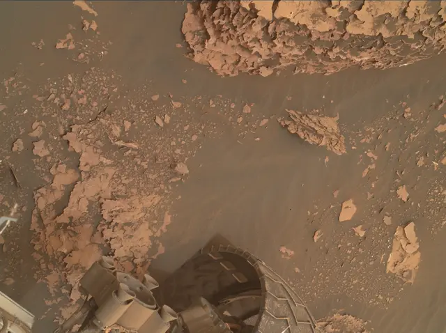 Sol 2082: Mars Hand Lens Imager (MAHLI)