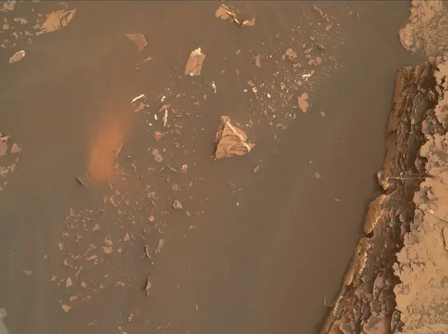 Sol 2082: Mars Hand Lens Imager (MAHLI)