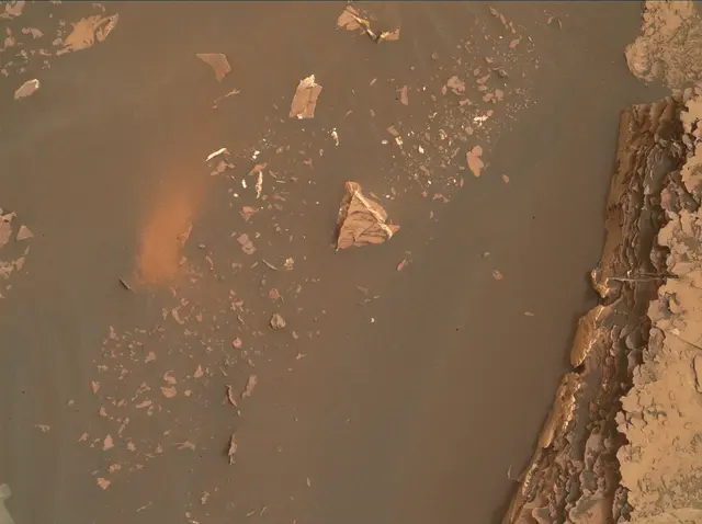 Sol 2082: Mars Hand Lens Imager (MAHLI)