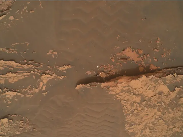 Sol 2082: Mars Hand Lens Imager (MAHLI)