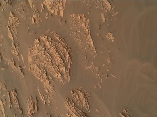 Sol 2082: Mars Hand Lens Imager (MAHLI)