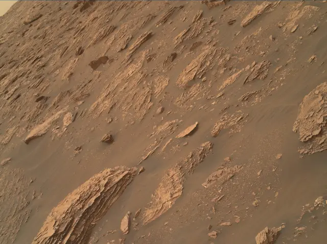 Sol 2082: Mars Hand Lens Imager (MAHLI)