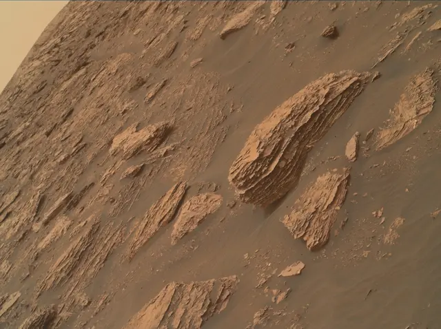 Sol 2082: Mars Hand Lens Imager (MAHLI)
