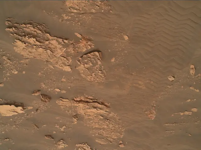Sol 2082: Mars Hand Lens Imager (MAHLI)