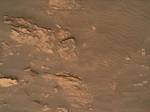 Sol 2082: Mars Hand Lens Imager (MAHLI)