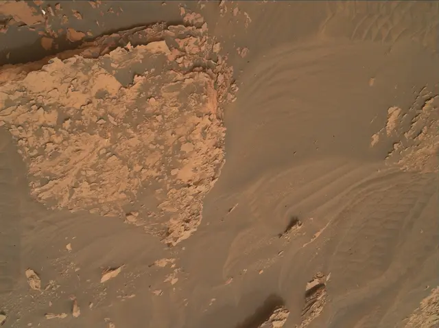 Sol 2082: Mars Hand Lens Imager (MAHLI)