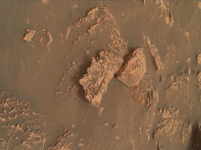 Sol 2082: Mars Hand Lens Imager (MAHLI)