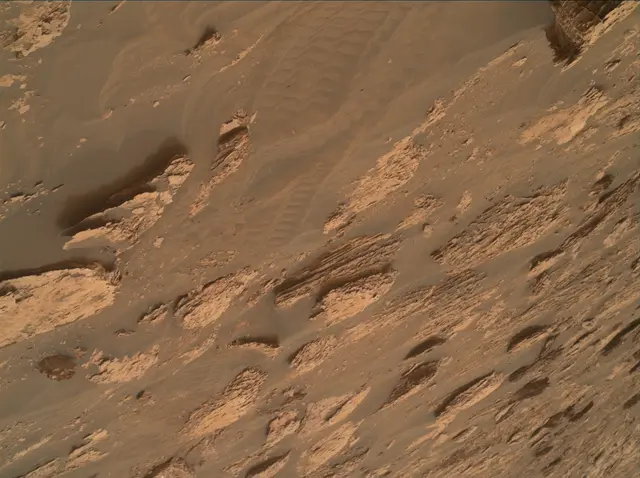 Sol 2082: Mars Hand Lens Imager (MAHLI)