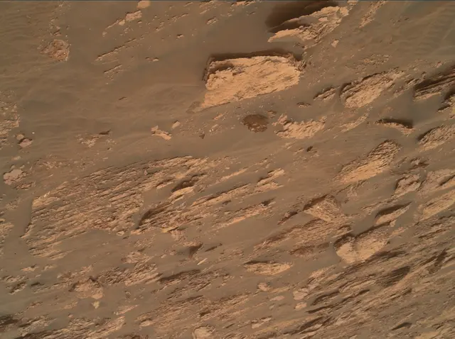 Sol 2082: Mars Hand Lens Imager (MAHLI)