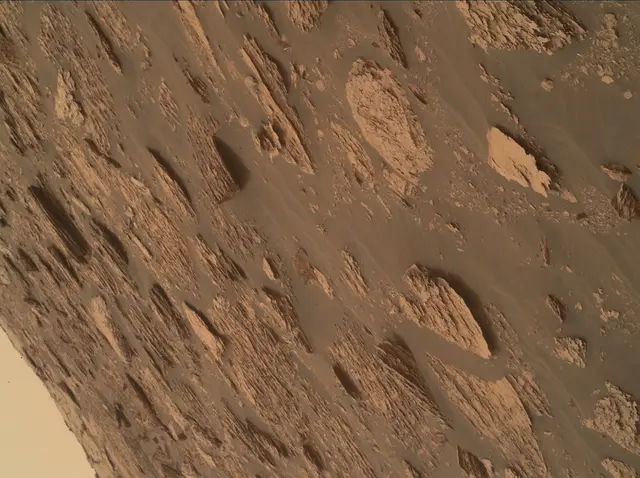 Sol 2082: Mars Hand Lens Imager (MAHLI)