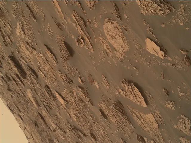 Sol 2082: Mars Hand Lens Imager (MAHLI)
