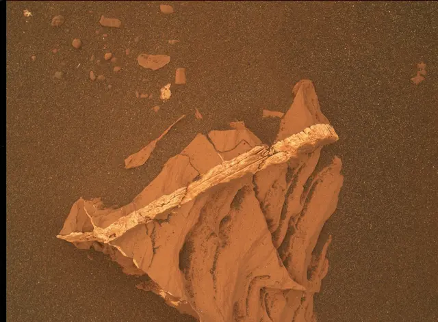Sol 2083: Mars Hand Lens Imager (MAHLI)