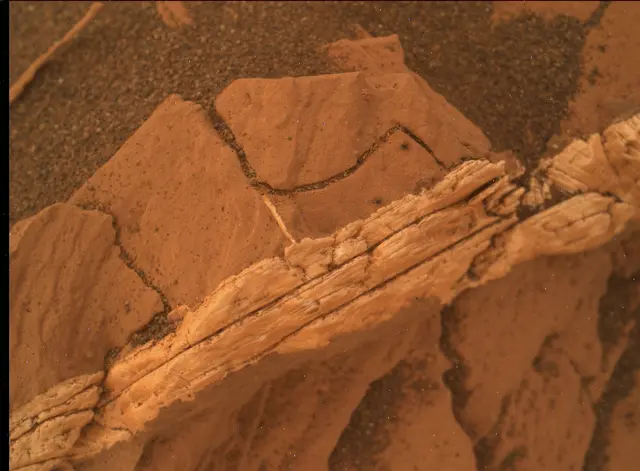 Sol 2083: Mars Hand Lens Imager (MAHLI)